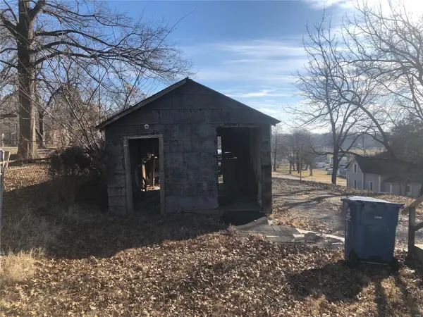 204 Charles AVE, Scott City, MO 63780