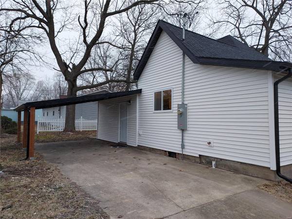 722 Robin ST, Greenville, IL 62246