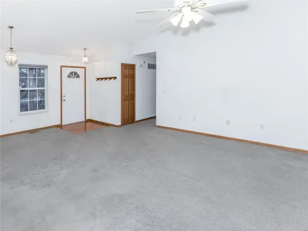 7521 S Ridge CT, Maryville, IL 62062