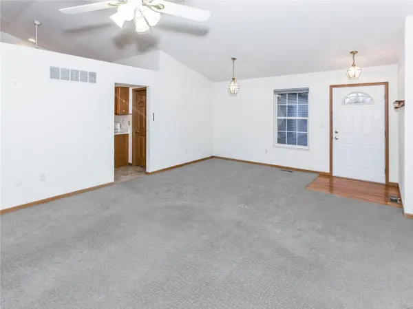 7521 S Ridge CT, Maryville, IL 62062