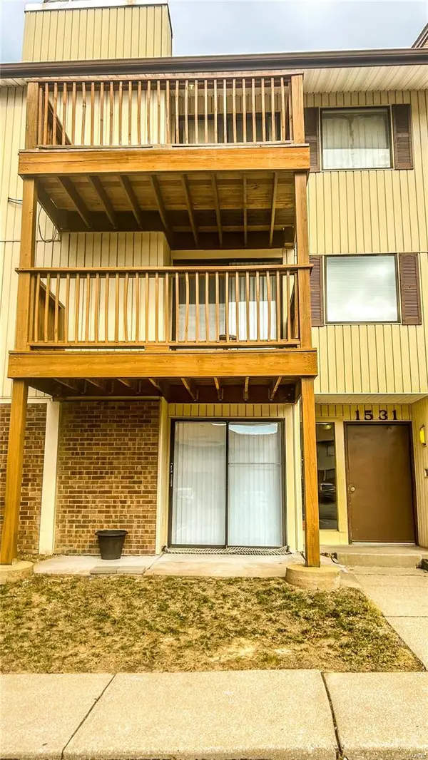 1531 Springlet CT #31, Florissant, MO 63033