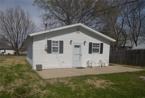 209 209 1/2 West 6th ST W, Cahokia, IL 62206