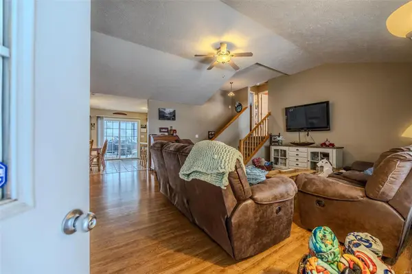 1321 Nathaniel DR, Lebanon, MO 65536