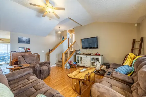 1321 Nathaniel DR, Lebanon, MO 65536