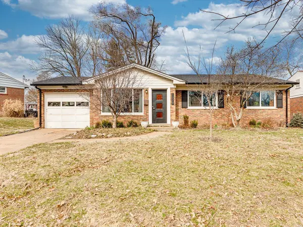 1079 Groby RD, University City, MO 63130