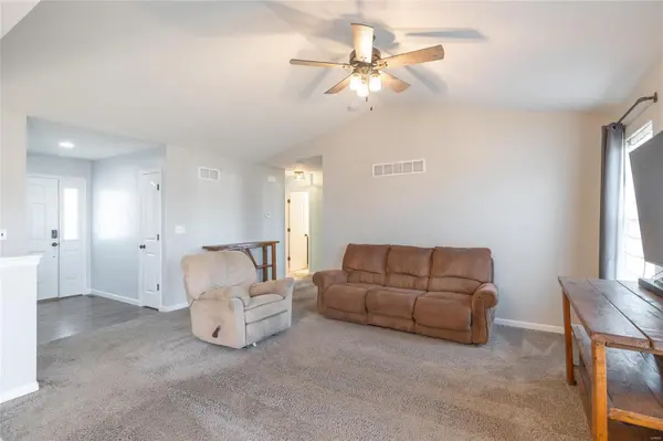 915 Arapaho Drive, Warrenton, MO 63383