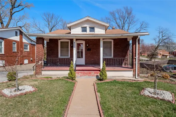 7111 Edison AVE, St Louis, MO 63121