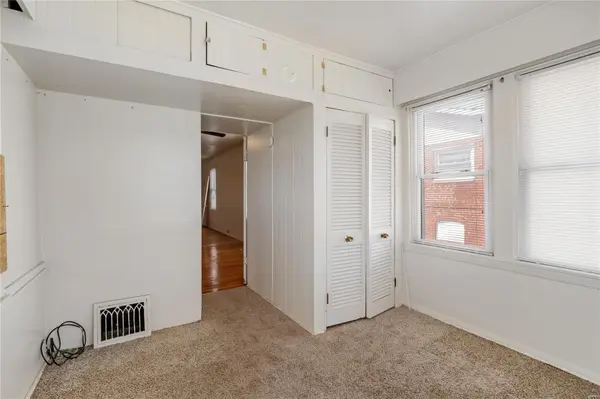 7111 Edison AVE, St Louis, MO 63121