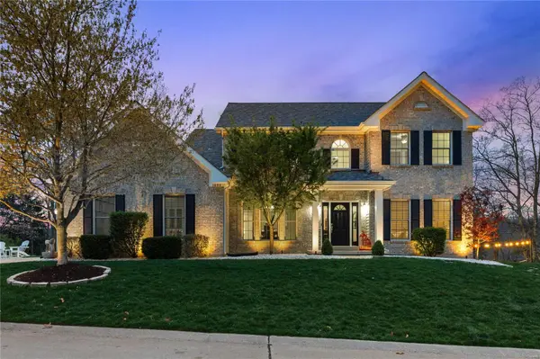 1058 Kiefer Ridge DR, Ballwin, MO 63021