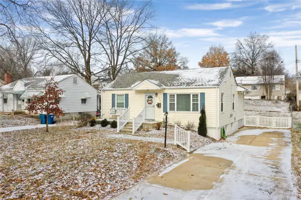 9807 Eastbrook DR, St Louis, MO 63114