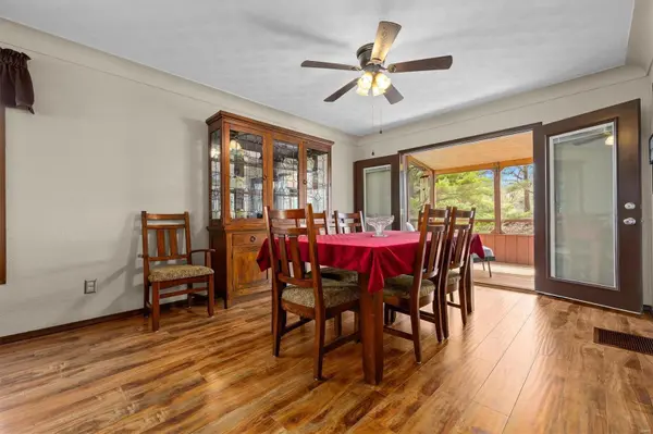 2945 Mark Trail DR, Glen Carbon, IL 62034