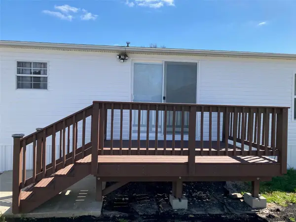 5 Sunset DR, Carlyle, IL 62231