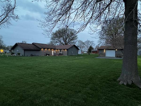 417 Jefferson, Staunton, IL 62088