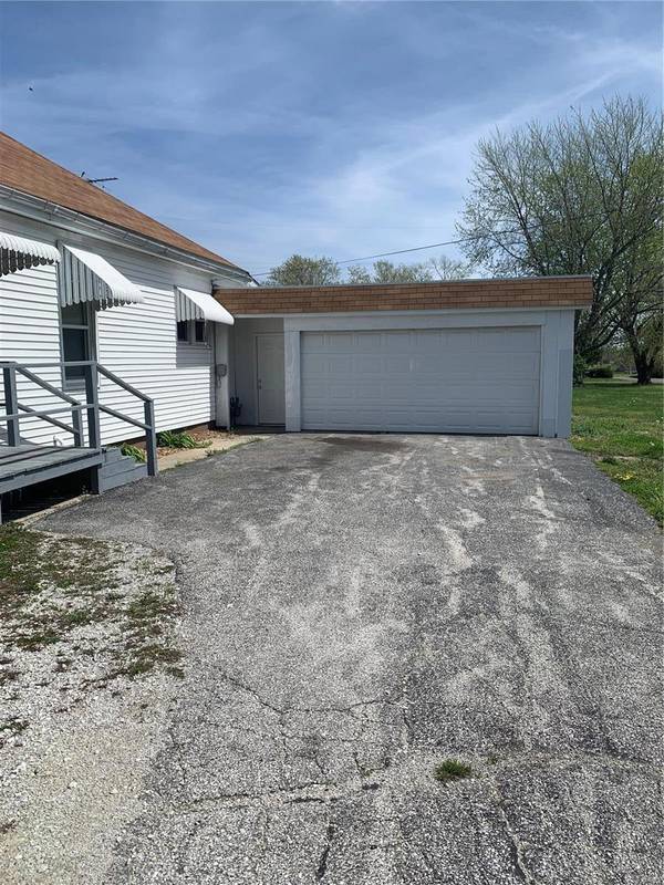 122 Gillespie, Wilsonville, IL 62008