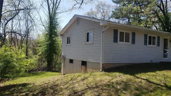 450 Hillcrest DR, Bourbon, MO 65441