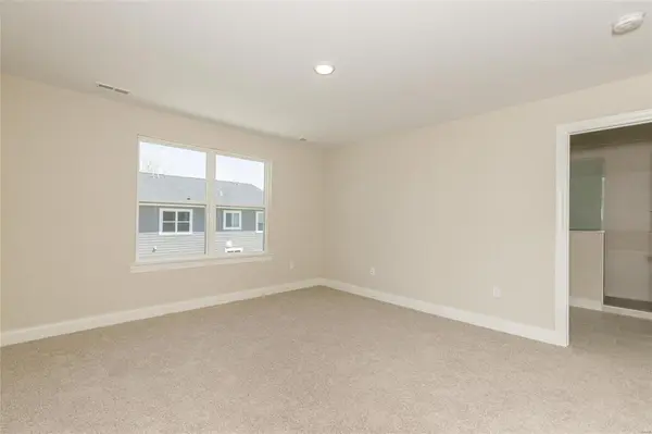 11239 Talamore CIR #17, Frontenac, MO 63131