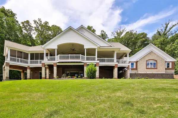 18534 Hawks Rest CT, Wildwood, MO 63069