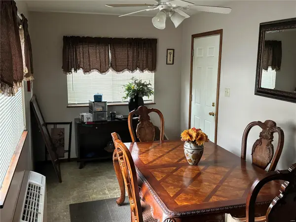 295 Broadmere DR, Florissant, MO 63033