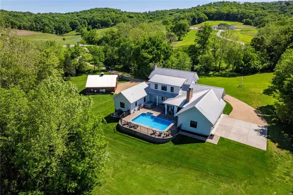 365 Beckers Crossing LN, Labadie, MO 63055
