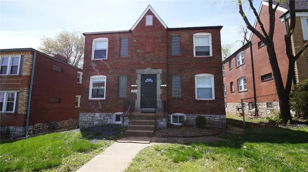 4946 Kemper AVE, St Louis, MO 63139