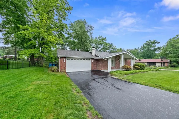 23 Leaside CT, Manchester, MO 63011