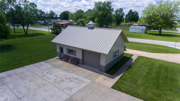 604 W Second ST S, Mount Olive, IL 62069
