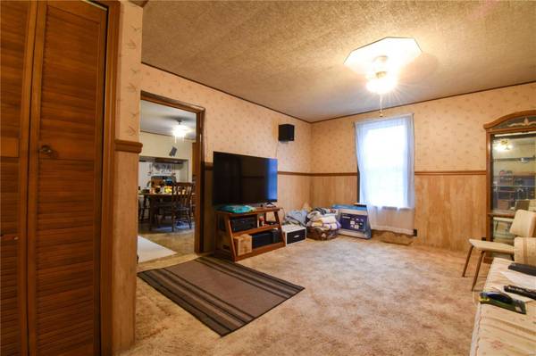 1105 E Main ST, Staunton, IL 62088