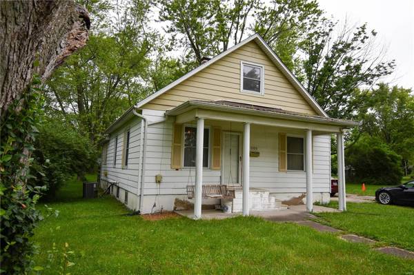 1105 E Main ST, Staunton, IL 62088