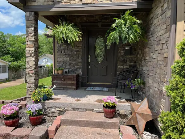 406 Mineral St, Potosi, MO 63664