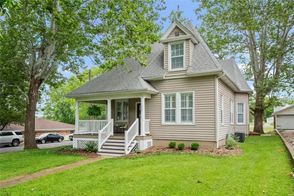 404 N Metter AVE, Columbia, IL 62236