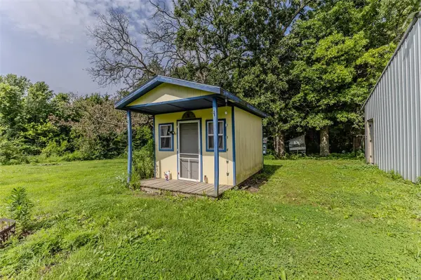 165 State Rd P, Long Lane, MO 65590