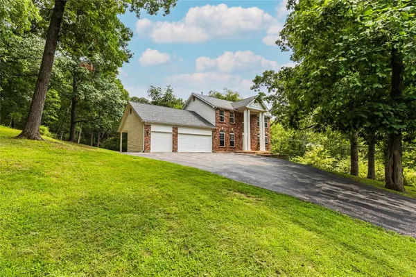 6346 Heintz RD, Oakville, MO 63129
