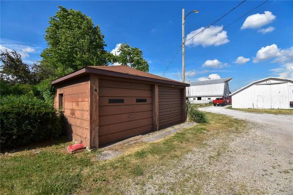 408 S Main ST, New Douglas, IL 62074