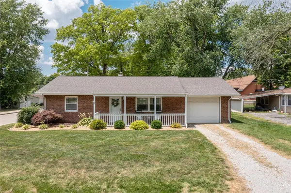 1 Cedar DR,  Fairview Heights,  IL 62208