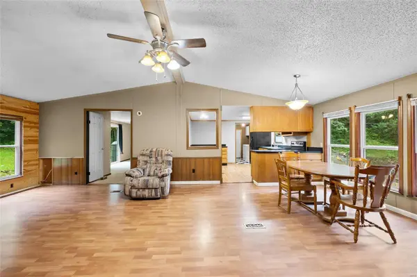 5653 Cherokee Ln, House Springs, MO 63051