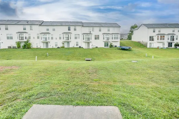 2578 Westfall, Jennings, MO 63136