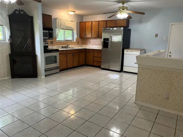 526 Haventree DR, Hazelwood, MO 63042