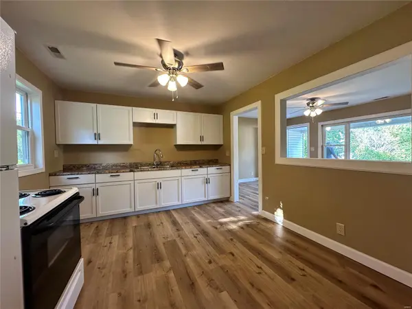 227 Donnalee AVE, Lebanon, MO 65536