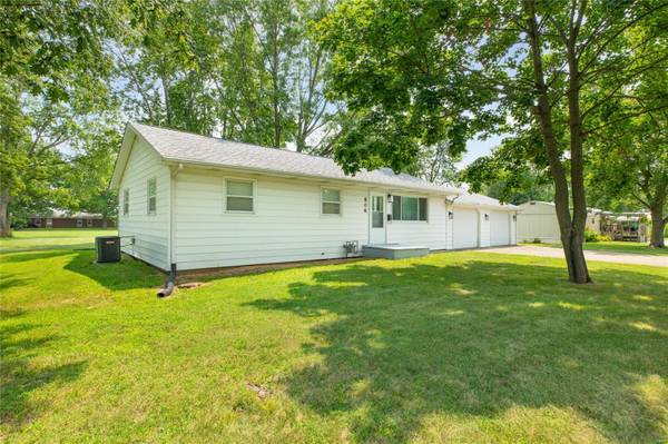 806 S Illinois, Litchfield, IL 62056