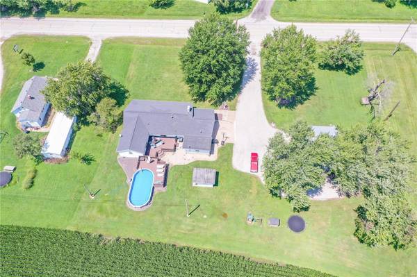 322 E CUMBERLAND ROAD, Brownstown, IL 62418