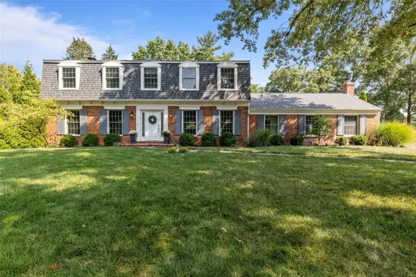 310 Conway Lake DR, St Louis, MO 63141