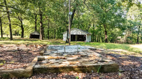 29274 Hwy T, Stoutland, MO 65567