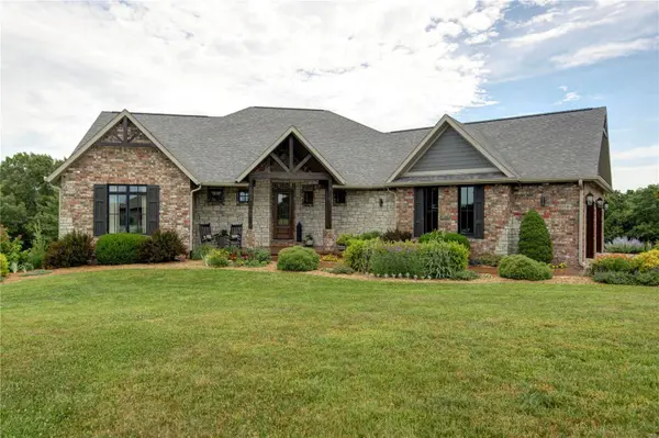 92 Old Oak Circle, Kimberling City, MO 65737