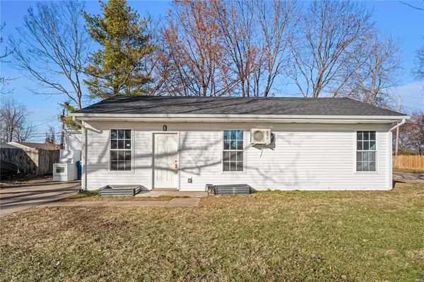 8725 Parkdale DR, Caseyville, IL 62232