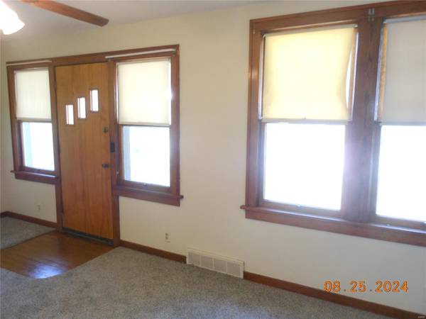 145 E 6th ST, Roxana, IL 62084