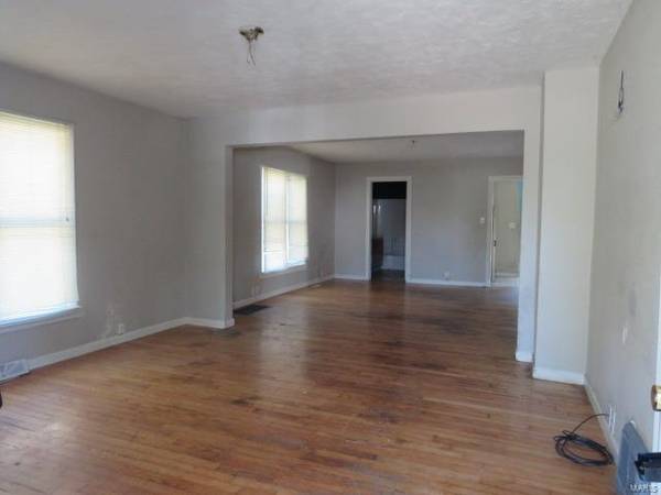 112 School ST, Sawyerville, IL 62085
