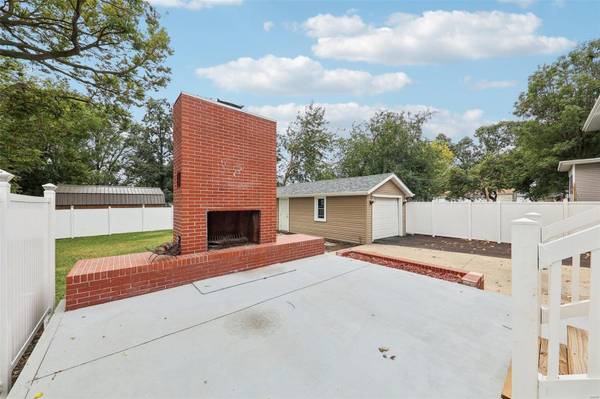 604 E Ryder ST, Litchfield, IL 62056