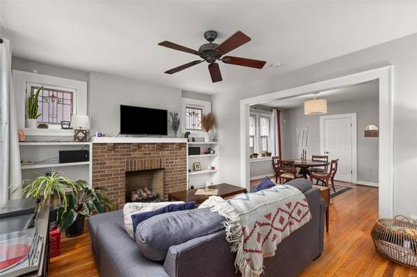 7033 Amherst AVE, St Louis, MO 63130