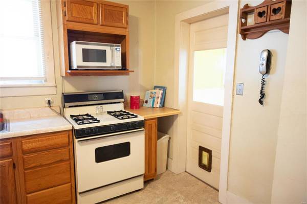 823 W 6th, Staunton, IL 62088