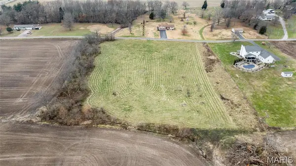 6706 W Liberty Prairie LN, Edwardsville, IL 62025